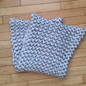 Chunky knitted Infinity Scarf